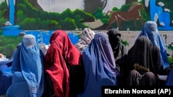 آرشیف- شماری از زنان افغان