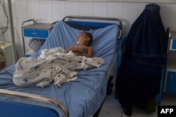 د اپرېل پر ۲۱مه د کندوز په چاودنه کې ژوبل ماشوم په روغتون کې بستر دی.