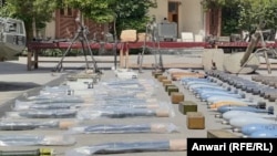 سلاح و مهمات که از سوی طالبان در ولایت کنر کشف و ضبط شد. عکس از آرشیف عکس جنبه تزئینی دارد