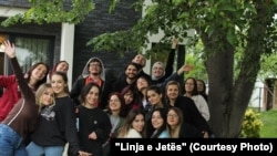 Kosovë: psikologë vullnetarë të qendrës së thirrjeve "Linja e Jetës"