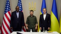 Volodimir Zelenski, alături de secretarul de stat al SUA, Antony Blinken, și secretarul american al apărării, Lloyd Austin, la Kiev, Ucraina, 24 aprilie 2022.