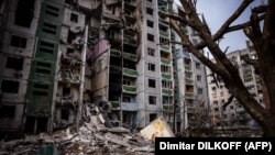 Наразі, за даними місцевої влади, Чернігів має проблеми з енерго-, водо-, газо- й теплопостачанням, але аварійні бригади працюють