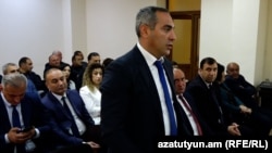 Գյումրիի փոխքաղաքապետ Ավետիս Առաքելյանը Շիրակի մարզխորհրդի նիստի ժամանակ, 10-ը հոկտեմբերի, 2025թ.