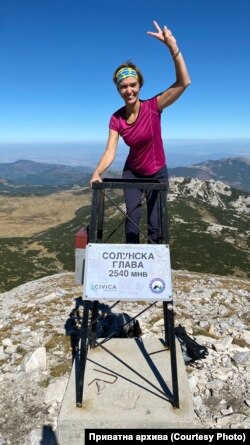 Шведската амбасадорка Кристин Форсгрен Бенгтсон на врвот Солунска Глава