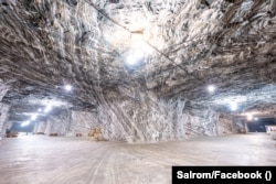 Interiorul unei mine de sare. Salrom ar putea produce nu doar sare, ci și grafen