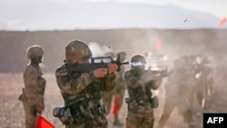 چین در واکنش به سفر رئیس مجلس نماینده گان امریکا ٬ تمرینات نظامی را در امتداد سرحداتش با تایوان راه اندازی کرده است