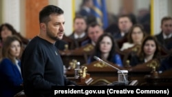 Президент України Володимир Зеленський під час виступу на засіданні Пленуму Верховного суду України у День працівників суду. Київ, 15 грудня 2022 року