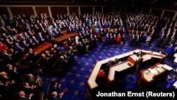 Президент України Володимир Зеленський (за трибуною) під час виступу в Конгресі США. Вашингтон, 21 грудня 2022 року