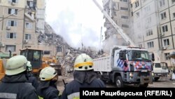 Триває розбирання завалів