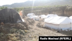 د پکتيکا زلزله‌ځپلي په خېمو کې ژوند کوي.