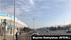 На площади Республики в Алматы, где часто активисты пытаются провести акции протеста, усилено патрулирование. Январь 2023 года