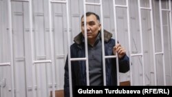 Равшан Жээнбеков.