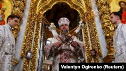 Предстоятель ПЦУ митрополит Київський і всієї України Епіфаній під час богослужіння в Успенському соборі Києво-Печерської лаври, Київ, 7 січня 2023 року