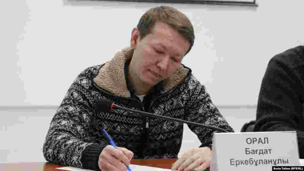 "ОАЭЭК" акционерлік қоғамы басқармасының төрағасы Бағдат Орал ЖЭО табысты жұмыс істеуі үшін қызмет бағасын көтеруге тура келетінін, бірақ әлеуметтік сала нысаны болғандықтан тарифті көтеруге мүмкіндік болмағанын айтады. Ол ЖЭО-ны мемлекет иелігіне қайтару жайлы шешім барын да растады.