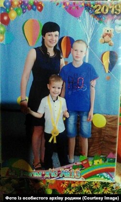 Альона Глущенко із синами Ванею та Сєвою. Фото з особистого архіву родини