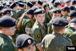 На церемонії закінчення навчального року в Кадетській середній школі імені генерала Єрмолова. Ставрополь, Росія. 25 травня 2022 року