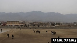 میدان ورزشی ولایت پروان جایی که بیست وهفت تن امروز شلاق زده شدند ( عکاس: احمد هنایش)