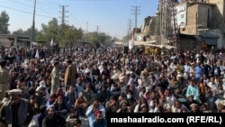 په ټانک کې په تېرو وختونو کې هم د امنیت لپاره جلسې او مظاهرې شوې دي - پخوانی انځور.