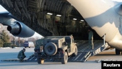 Испания буга чейин Украинага ок-дарыларды жана жеке коргонуу шаймандарын берген. Иллюстрациялык сүрөт.