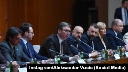 Presidenti i Serbisë, Aleksandar Vuçiq, gjatë takimit me përfaqësuesit e serbëve të Kosovës. Beograd, 22 mars 2022.

