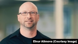 Даг Мадори.