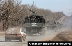 Російська техніка під Волновахою на Донеччині, 12 березня