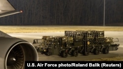 Поставки военной помощи Украине. Архивное фото