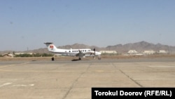 Бичкрафт Киң Эйр–350 учагы, Баткен аэропорту, Кыргызстан