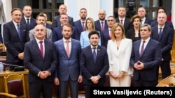 Dvije inicijative za obaranje Vlade Crne Gore konstituisane u aprilu ove godine. 