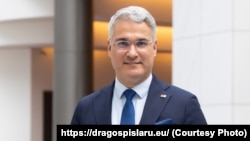 Dragoș Pîslaru, europarlamentar și copreședinte REPER, spune că președintele Klaus Iohannis trebuie să pregătească temeinic prezența României la Consiliul European de săptămâna aceasta, întrucât poate obține aici garanția intrării în Schengen, fără un vot în Consiliul JAI.