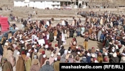 د اورکزو خلک د سیمې د یو مدني فعال د نیول کېدو پر ضد مظاهره کوي - د فبرورۍ ۲۸مې انځور