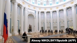 Рускиот претседател Владимир Путин претседава со состанокот со членовите на Советот за безбедност во Москва 