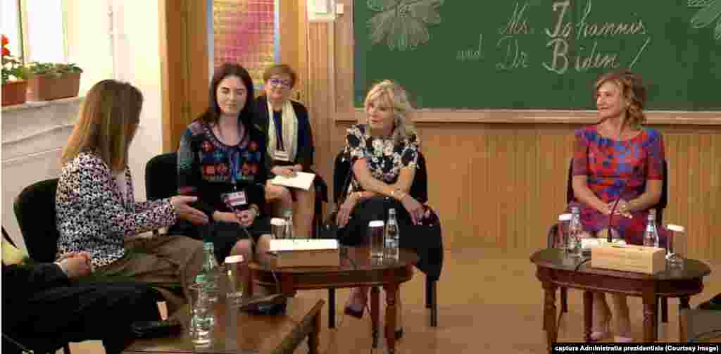 Mamele din Ucraina le-au povestit celor două doamne greutăţile prin care au trecut de la începutul războiului&nbsp; şi despre ajutorul primit din partea poporului român.