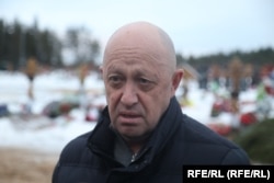 Основатель ЧВК «Вагнер» Евгений Пригожин в Петербурге на похоронах наёмника Дмитрия Меньшикова, завербованного в колонии. Архивное фото