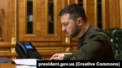 Джорджа Мелоні повідомила, що у розмові з Володимиром Зеленським вона підтвердила максимальну відданість Італії всім діям для досягнення справедливого миру.
