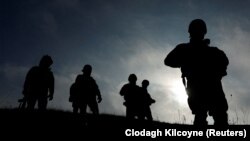 Військові інернаціонального батальйону «Карпатська Січ» неподалік Кремінної