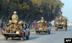 نیروهای پاکستانی که بیشتر در نزدیکی سرحد افغانستان گزمه می کنند