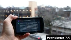 Mjeti i shkrimit shpjegues me AI ChatGPT