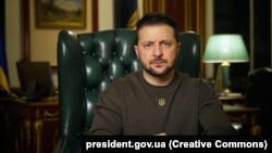 «Відбулося чергове засідання РНБО. По-перше, ми затвердили загальний план роботи РНБО цього року. Це буде не менш потужно, ніж у минулі роки», – Володимир Зеленський