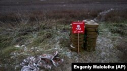 Протитанкові міни на полі біля села Правдине Херсонської області, Україна, 6 грудня 2022 року. Фото ілюстративне