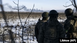 Украин сарбаздары Соледар түбіндегі майданда, Донецк облысы. 11 қаңтар 2023 жыл.