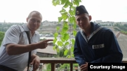 Дмитрий Шкребец с сыном Егором