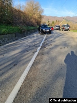 Tentim-sulmi i parë kishte ndodhur duke vendosur iriqë metalikë në rrugën nacionale.