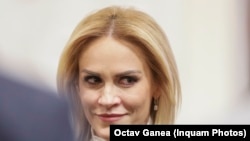 Gabriela Firea, ministrul Familiei, neagă că ar avea vreo legătură cu persoanele care conducea azilele groazei.
