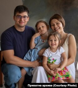 Марија со семејството