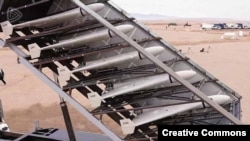 „შაჰიდ-136-ის“ ტიპის დრონები ირანში საჩვენებელი გაფრენის დროს სასტარტო კონტეინერში.