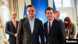 Miniștrii de externe ai Ucrainei și R. Moldova Dmitri Kuleba și Nicu Popescu la reuniunea G7 din Germania, 13 mai 2022