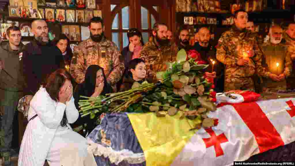 Кварцхелія захищав Грузію від російського вторгнення у 2008 році. Коли Російська Федерація в 2014 році спровокувала війну на Сході України, Едішер продовжив боротьбу з російськими загарбниками вже на українській землі