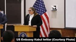 کرن دیکر شارژدافیر سفارت ایالات متحده برای افغانستان . 