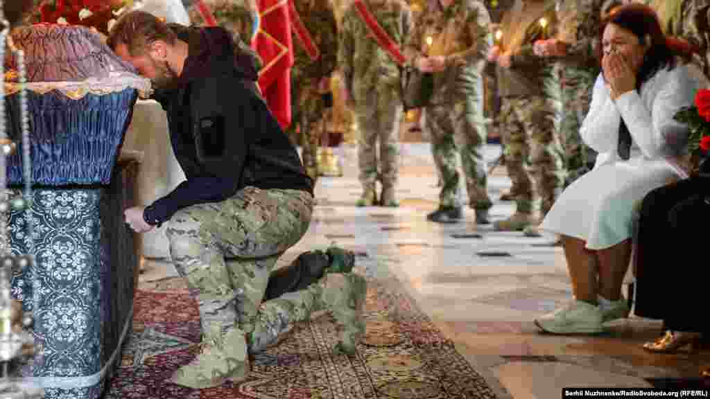 &laquo;Він жив і загинув як герой. Спочивай зі світом, брате. Герої не вмирають&raquo;, &mdash; &nbsp;пише &laquo;Грузинський легіон&raquo; у Твіттері